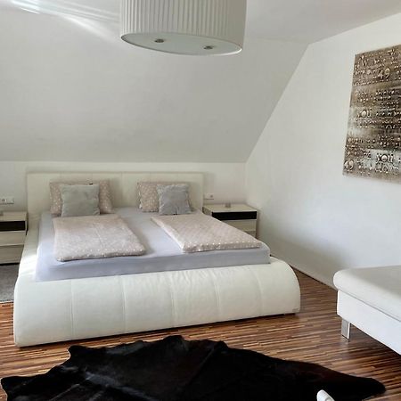 Ferienwohnung H&H Happy Holiday Фельден-ам-Вертерзе Екстер'єр фото