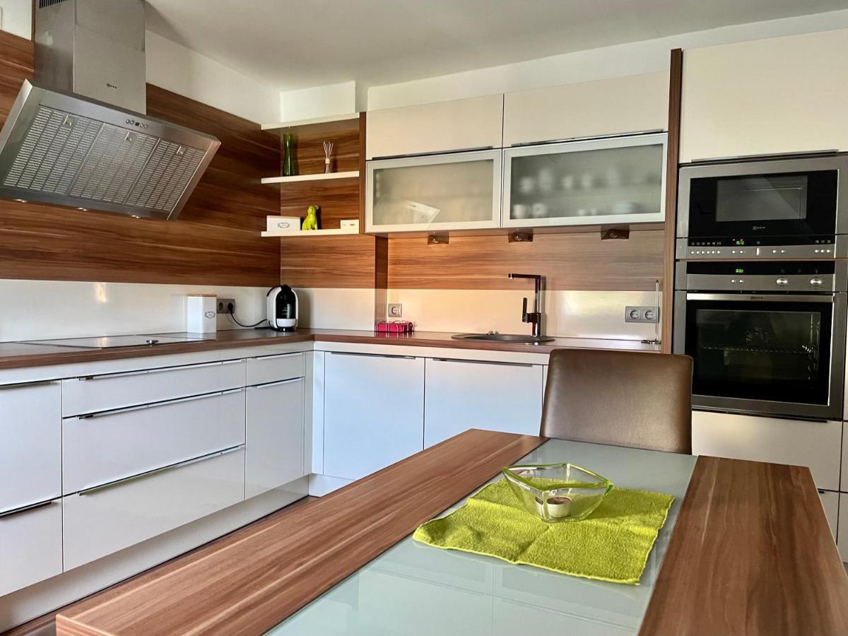Ferienwohnung H&H Happy Holiday Фельден-ам-Вертерзе Екстер'єр фото